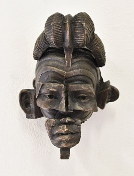 cobus haupt vono mask 1 gkac 11688 bronze edition 1 of 9 16 x 22 x 12cm