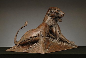 s192 resting lion maquette