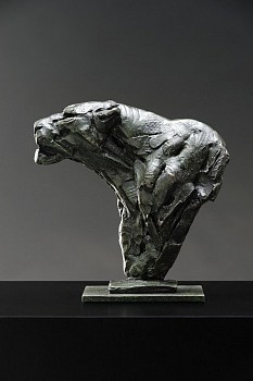 s108o lioness bust maquette